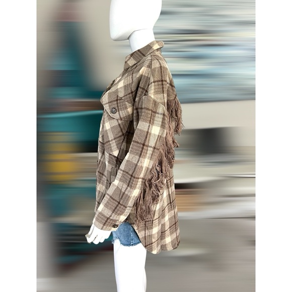Fantastic Fawn button up fringe back shacket S M L - Picture 7 of 7